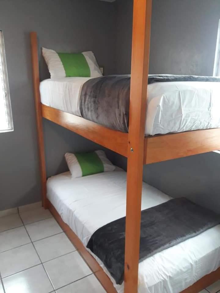 Tortuga Hostel Topolobampo Eksteriør bilde